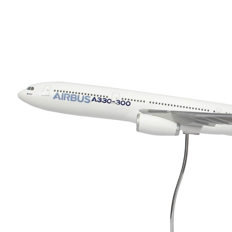 Maquette A330-300 moteurs RR échelle 1:100