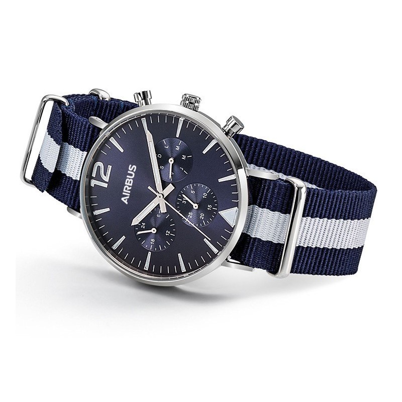 Montre bleue Airbus Montmartre