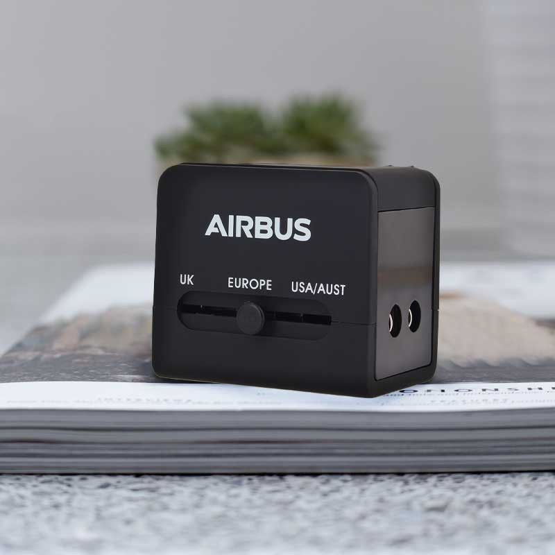 Adaptateur de voyage international universel tout-en-un,